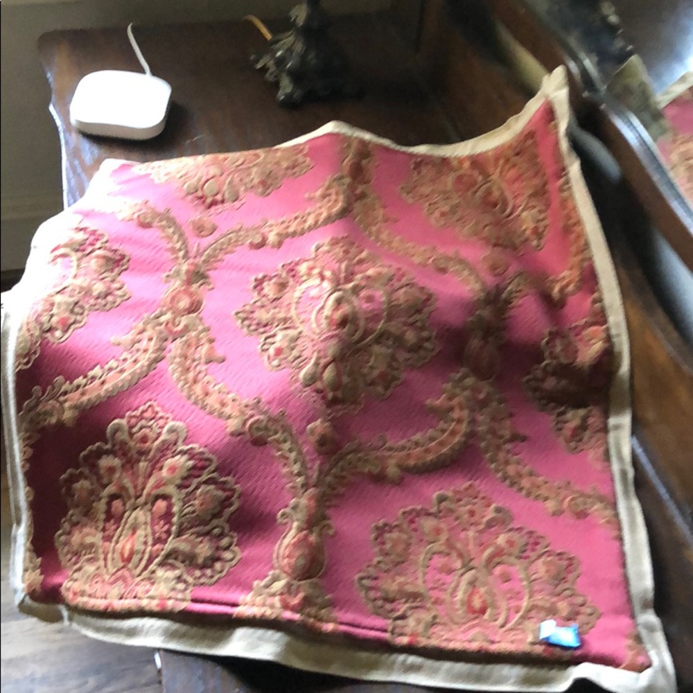 3 Custom made shams